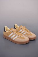 Adidas Originals Gazelle Indoor 三叶草休闲防滑耐磨低帮板鞋 鞋头出色设计 塑就出众贴合感 稳固的后跟贴合足部曲线设计 软弹舒适