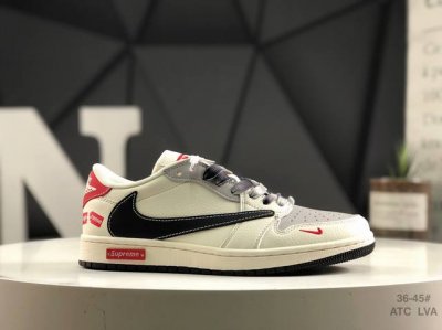 310 公司级带半码Nike Dunk Low 此款主张打破传统的工业化流水线设计限制，以Made By Ideas的超级创意为理念，集结众多潮流设计师，结合时