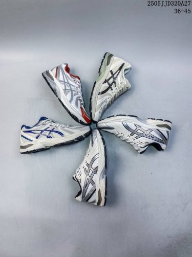 asics Gel-1130 亚瑟士新款运动跑步鞋 asics Gel-1130可以称得上是复古美学的入门代表作 它所呈现的是千禧年后期的时代变迁风格 整双鞋在