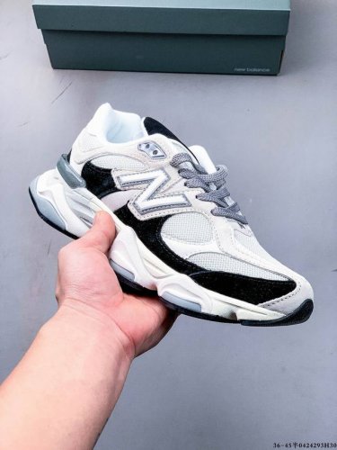 New Balance 又带来了新鞋型 9060 ，并且是与芝加哥街头品牌 Joe Freshgoods 的联名款。鞋身主体采用了类似 990 系列的设计风格，