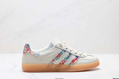 真标Adidas Originals Gazelle 阿迪达斯 三叶草 休闲防滑耐磨低帮板鞋 官方货号:Jh7370 尺码:36 36.5 37 38 38.5