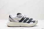 公司级Adidas Lightblaze 舒适防滑 新款阿迪达斯低帮跑步鞋 极致轻盈的Lightweight Upper设计 带来近乎裸足的舒适体验 中底采用尖