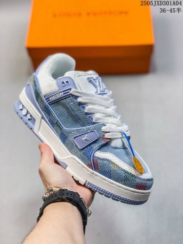 louis Vuitton 路易威登 广东原产，采用皮革鞋面材质，，内里全小羊皮打造及去味海玻璃脚垫，外置耐磨橡胶大底全新Lv路易威登Louis Vuitton