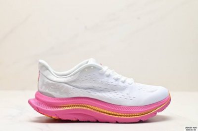 公司级小红书推荐HOKA M KAWANA WIDE 全新配色 这个品牌来自于新西兰的毛利语，HOKA表示大地，ONE ONE表示飞越，连起来就是飞越地平线，O