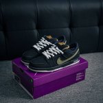 核心私 Nike Dunk 全套原楦原模倾力打造完美版型 独家原厂航空铝磨具打磨大底 鞋头坡度极致还原 无解鞋型 原盒原配 圈内天花板工艺 原厂冲刀 超高清洁度