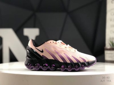 200 耐克 Nike Air Max Dn8 耐克2024全新气垫跑鞋 #全新鞋款在同侧采用了四个圆柱仓式的设计 不仅有防滑耐磨性功能 还搭配了周围一圈柔软的