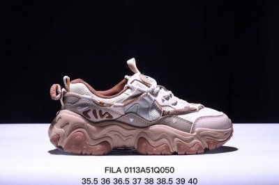 公司级Fila斐乐 时尚舒适百搭 防滑耐磨 低帮生活休闲鞋 鞋面设计理念源自于历史篮球 从其复古鞋面提炼元素 结合板鞋鞋底做现代拼接的混搭风格设计 鞋身的Tpu