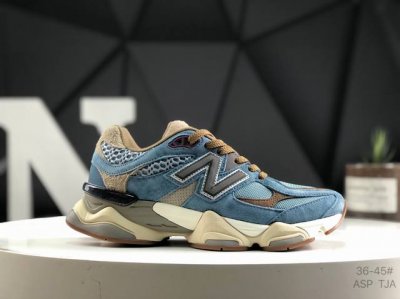 Joe Freshgoods X New Balance Nb9060 联名款 复古休闲运动慢跑鞋 鞋款灵感源自设计师本人对夏日的怀日回忆。鞋面大身由空间双格及