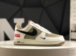 公司级带半码耐克 Nike Air Force 1 ’07 空军一号低帮百搭休闲运动板鞋。柔软、弹性十足的缓震性能和出色的中底设计，横跨复古与现代的外型结合，造
