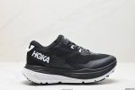 公司级小红书推荐hoka M Stinson Atr 6 全新配色 这个品牌来自于新西兰的毛利语，Hoka表示大地，One One表示飞越，连起来就是飞越地平线
