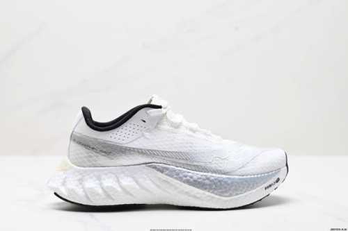 公司级Saucony索康尼 Endorphin Pro系列啡鹏4男女低帮缓震跑步鞋 索康尼推出的Endorphinpro4跑鞋是一款外观激进但脚感舒适的跑鞋，采