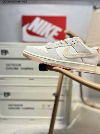 140 耐克Nike Dunk Low 板鞋Sb系列经典百搭休闲运动板鞋加厚鞋舌的填充，使舒适性大大提升，同时也更方便穿脱中底部分则加入了脚感柔软舒适Zooma - 点击图像关闭