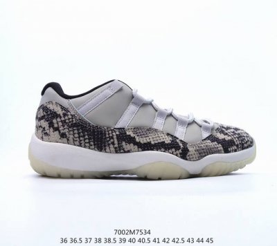 乔丹air Jordan 11Retrolowie 高帮 Aj11 乔丹11代 Aj11 乔11 低邦 白深蓝 乔丹篮球鞋系列 通过蓝白色的组合呈现整体轮廓，后