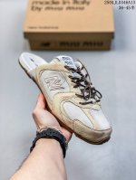 公司级New Balance X Miu Miu缪缪 Nb 530 Sl 小牛皮 印花徽标圆头平底 穆勒鞋包头拖鞋 男女款 石灰色 货号5E333E-3Loof