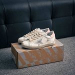 270 核心私 又是一个崭新的产品线 小红书合作商品 ggdb小脏鞋系列 Goiden Goose/Ggdb 小脏鞋芯片版本 纯手工制作四角金属Logo 手工刷