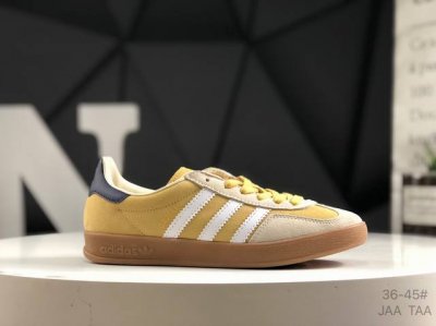 阿迪达斯 Ad Gazelle Indoor Trainers 羚羊内训系列低帮复古百搭休闲运动德训风板鞋 Ji3523 90年代经典的复刻版 自60年代以足球