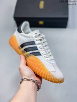 Ad Originals Country X Kamanda卡曼达混合系列章鱼卷底复古锯齿休闲运动训练慢跑鞋 今年推出的全新鞋型 Kamanda，由于其夸张独特