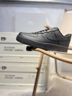 耐克 Nike Air Force 1 '07空军一号 百搭休闲运动板鞋 柔软 弹性十足的缓震性能和出色的中底设计 横跨复古与现代的外型结合 造就出风靡全球三十