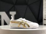 真标带半码 亚瑟士 Onitsuka Tiger Mexico66 paraty Slip-On 亚瑟士 鬼塚虎 一脚蹬经典休闲帆布鞋。虎爪造型的Logo，鞋身