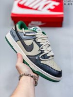 公司级！Futura X Nike Dunk Low Sb联名 解构绑带滑板鞋 这双鞋带系统延续了今年的代表性风格，搭配亮粉色鞋带，保持了 Dunk Sb Lo
