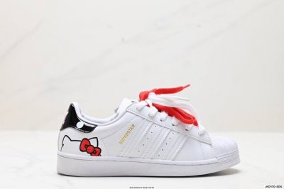 公司级阿迪达斯adidas三叶草 Originals Superstar 贝壳头系列低帮经典百搭休闲运动板鞋 货号:Gw7168 尺码:35.5 36 36.5