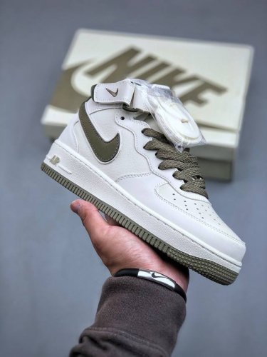 Nike Air Force 1 MID 米绿勾 满天星中帮空军一号休闲板鞋 客供高亮3m反光 定制头成皮料 定制鞋盒 原楦原纸板 纯正版型 内置全掌气垫 货号