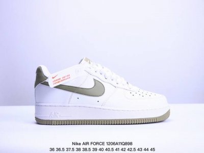 真标耐克nike Air Force 7空军一号低帮百搭休闲运动板鞋。柔软、弹性十足的缓震性能和出色的中底设计，横跨复古与现代的外型结合，造就出风靡全球三十多年