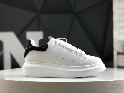 意大利高奢品牌-亚历山大 麦昆 Alexander Mcqueen Oversized Sneakers 低帮时装厚底休闲运动小白板鞋 货号：553680 码数