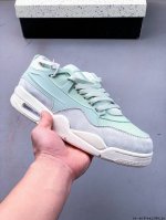 Air Jordan Aj4 Rm 重制版低帮复古篮球鞋 实拍首发 采用了低帮的设计 并保留了众多Aj4的经典元素 鞋身以皮革 麂皮材质拼接打造 Aj4经典的T
