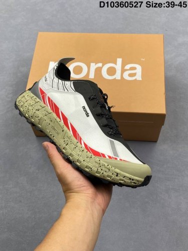 norda 001 厚底系带耐磨 低帮 户外 越野登山功能鞋 舒适鞋面 具有很好的延展性 时尚质感鞋面 系带闭合方式 后跟采用柔软材质舒适贴合脚踝 货号:Nor