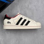 本地 核心私 Stussy X Adidas Original Superstar 斯图西 X 阿迪达斯 低帮联名白黑红 贝壳头防滑耐磨轻便板鞋 鞋身整体采用米