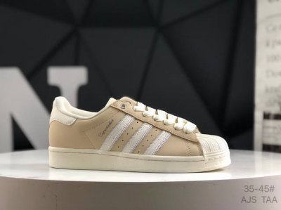 阿迪达斯 三叶草 Adidas Superstar 贝壳头系列原楦原底混卖级别 拼接式头层皮打造 贝壳头经典百搭休闲运动板鞋 货号 Gy5986 尺码 如图所示