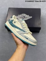 公司级Fragment X Travis Scott X Dior air Jordan 1 Low 三方联名倒钩 全新的三方联名低帮倒钩鞋面延续了黑脚趾设计