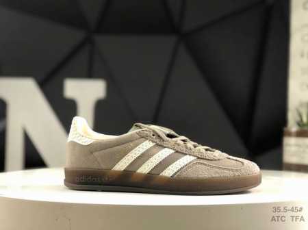200 阿迪达斯Adidas Originals Gazelle Indoor 德训系列 三叶草复古休闲运动板鞋 鞋面采用反绒革组合环保纤维革材质，外置Rb橡胶 - 点击图像关闭