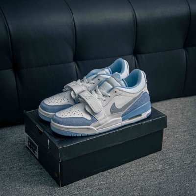 核心私 Nike Air Jordan Legacy 312 Low 乔丹 Aj 312 最强三合一混合版 有着交错结合的设计，它的名字就展现出它所包含的鞋款元