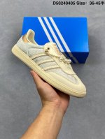 Addis Original Samba Og 复古桑巴板鞋 这款桑巴鞋展示了高质量的工艺 带有装饰的超锁缝制和无缝的手感 柔软、柔软的皮革造型和标志性的3条纹