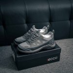 核心私 ecco爱步男鞋 夏季运动鞋潮酷时尚跑步鞋男 街头户外系列 鞋面采用优质网布与皮质贴片手工制成 舒适透气肌肤 亲肤内里 透气性能良好 保持足底干爽舒适