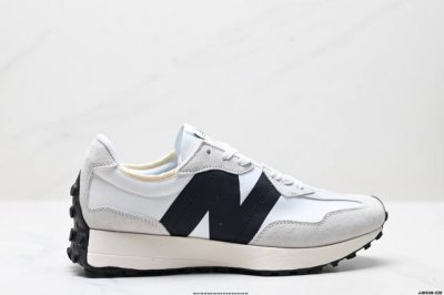 公司级New Balance Ms327 复古休闲运动慢跑鞋 以更纯粹的复古风格设计打造的全新造型 侧身还以解构设计 将 N 字标志以做旧压花样式呈现 官方货号