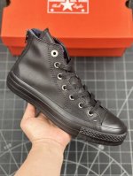 核心私 秋冬皮款拉链出货。 Converse 都市机能风拉链皮款专属格酷飒来袭，优质全粒面牛皮革全鞋身材质高品质原生橡胶防滑大底耐磨耐穿品质感拉满，保暖性与舒适