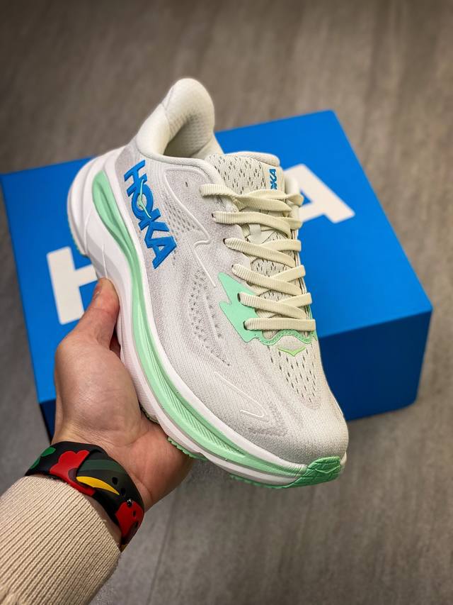 ￥200 Hoka One One Clifton 克里夫顿10代专业性能减震公路跑步鞋 型号 1162036 X14 尺码：36-47（半）