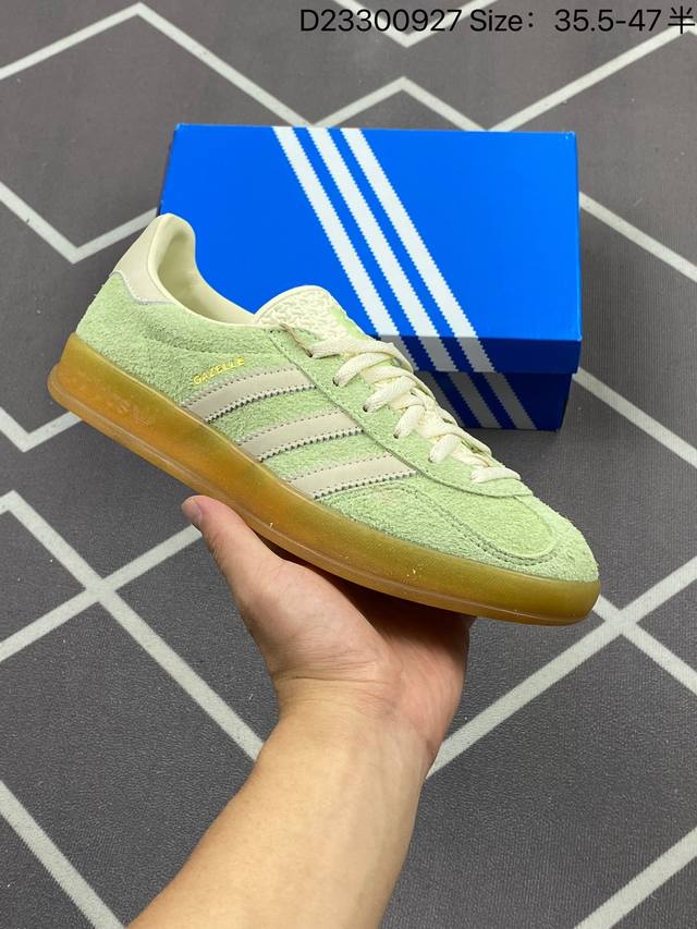 210 【公司级】阿迪达斯 Adidas Originals Gazelle Indoor 复古三叶草防滑透明橡胶板鞋经典运动鞋。这款经典鞋,忠于原版设计,缀撞