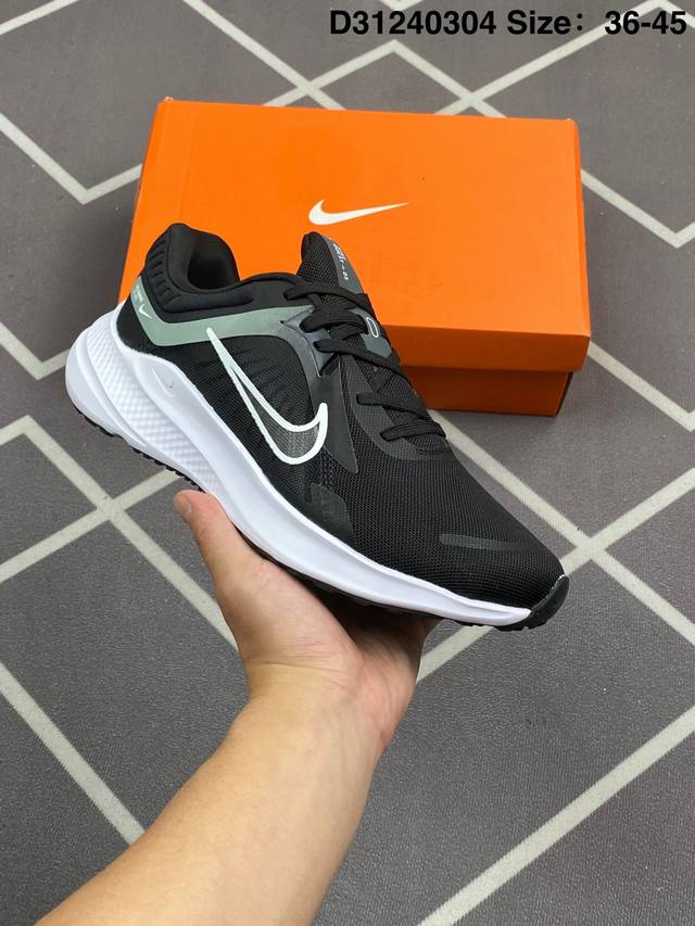 170 Nike Air Zoom Pegasus 登月 网面透气跑步鞋 兼顾迅疾外观和稳固脚感 后跟覆面和中足动态支撑巧妙融合 缔造稳定顺畅的迈步体验 采用密