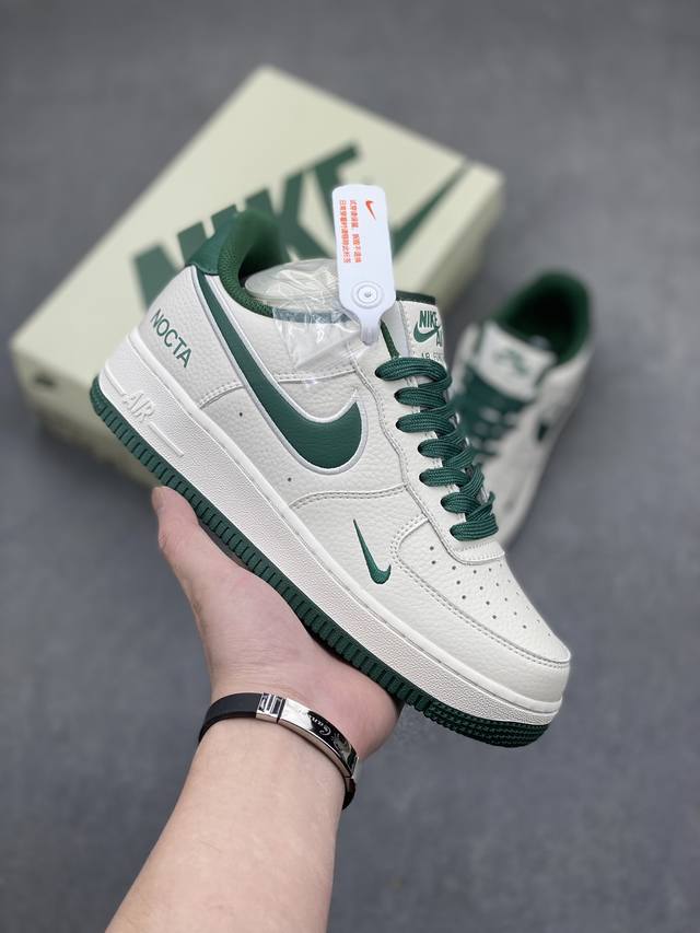 本地自取290 海外限量发售 公司级 Nocta×Nike Air Force 1 Low米绿 联名经典空军一号低帮休闲板鞋 原楦头原纸板 纯正空军版型 内置全