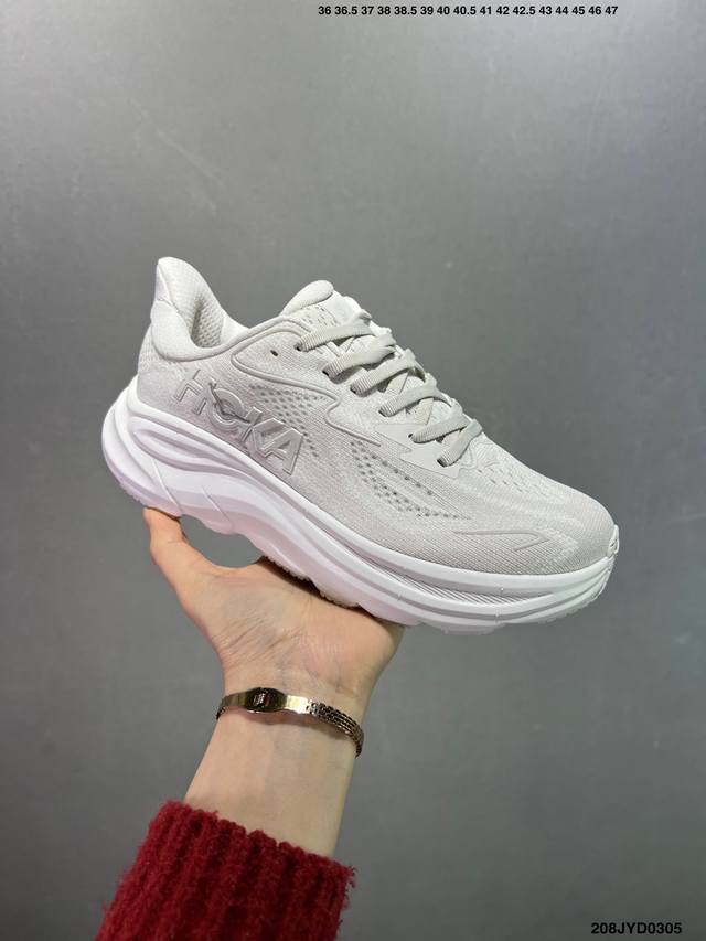 200 公司级小红书推荐Hoka M Clifton 10全新配色 这个品牌来自于新西兰的毛利语，Hoka表示大地，One One表示飞越，连起来就是飞越地平线