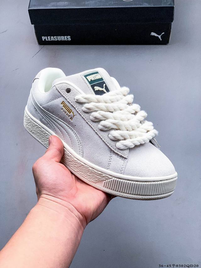 140 彪马Puma Suede Xl 全新休闲板鞋！鞋身通体采用细腻的麂皮材质，厚实柔软，质感出众；鞋侧保留Puma标志性跑道图案，侧面与后跟点缀金属色Pum