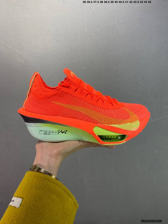 300 公司级Nk Air Zoom Alphafly Next% 3 2024 减震马拉松跑步鞋 公司级版本 首次通过一体式鞋底 替代了后跟和前足分离的设计