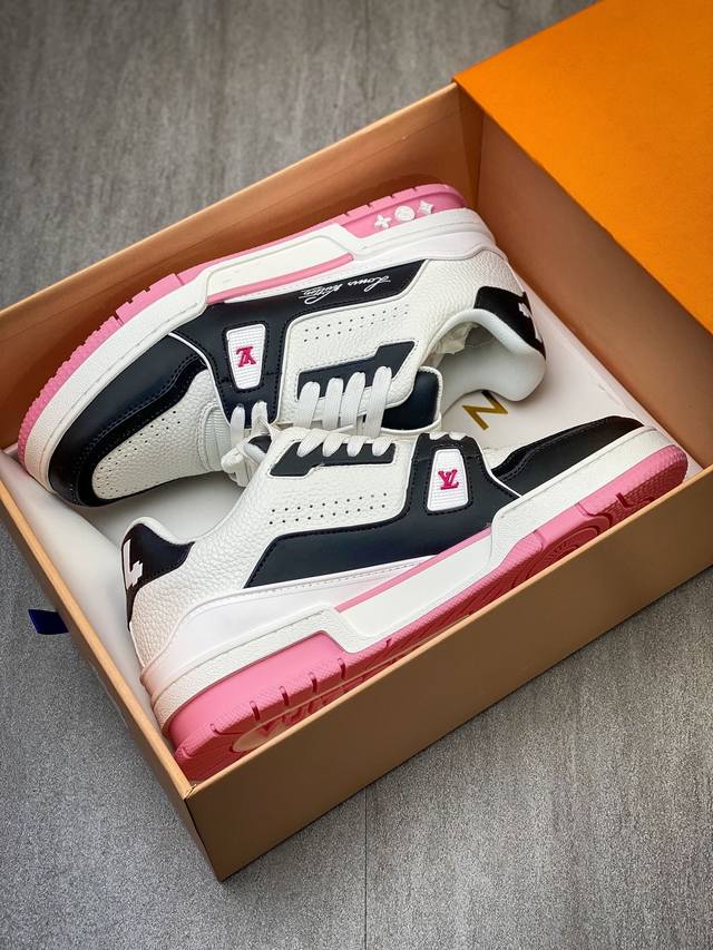 ￥340 Lv Trainer Maxi 系列面包鞋 驴牌24S时尚走秀款 原版完美楦型 多次调试 鞋面独家订制细柔小牛皮 厚实织物鞋带 独家私模超轻Tpu大底