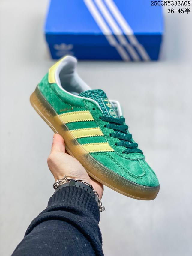 120 Ad Originals Gazelle Indoor End 三叶草休闲防滑耐磨低帮板鞋鞋头出色设计 塑就出众贴合感稳固的后跟贴合足部曲线设计软弹舒适