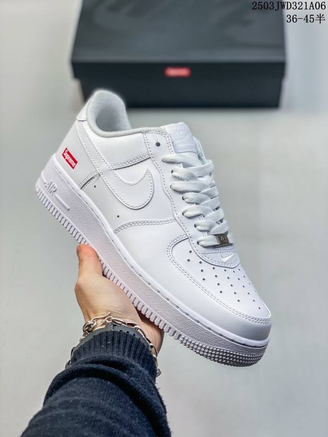 210 Ambush X Nk Air Force 1'07 Low 联名款 空军一号低帮休闲板鞋 #鞋面采用了优质原厂皮革，标志性的 Swoosh 延伸至鞋跟