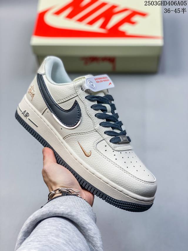 300 海外限量发售！公司级Nike Air Force 1 '07 Low “Nike联名——猪八米黑”空军一号 低帮 运动鞋 休闲鞋 折边针车 工艺难度大